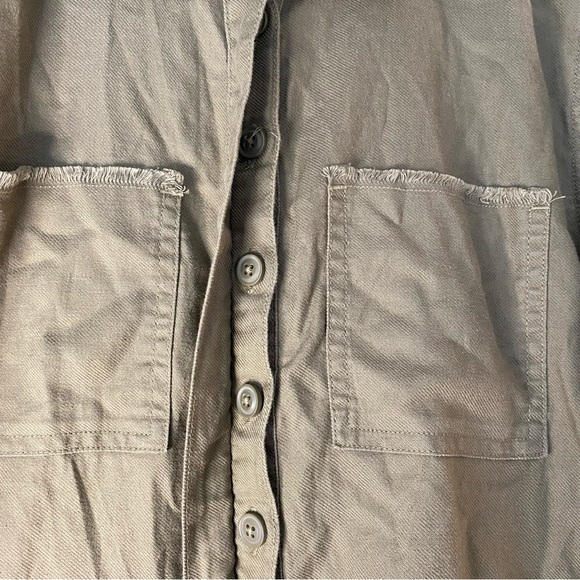 Aerie Romper Shorts Women's XS Green Short Sleeve Romper with Pockets Buttons - Picture 6 of 7